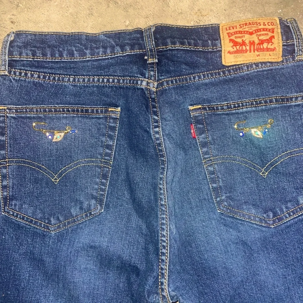 Men’s Levi jeans, W32 L34 dark denim designed by my daughter so the ONLY PAIR